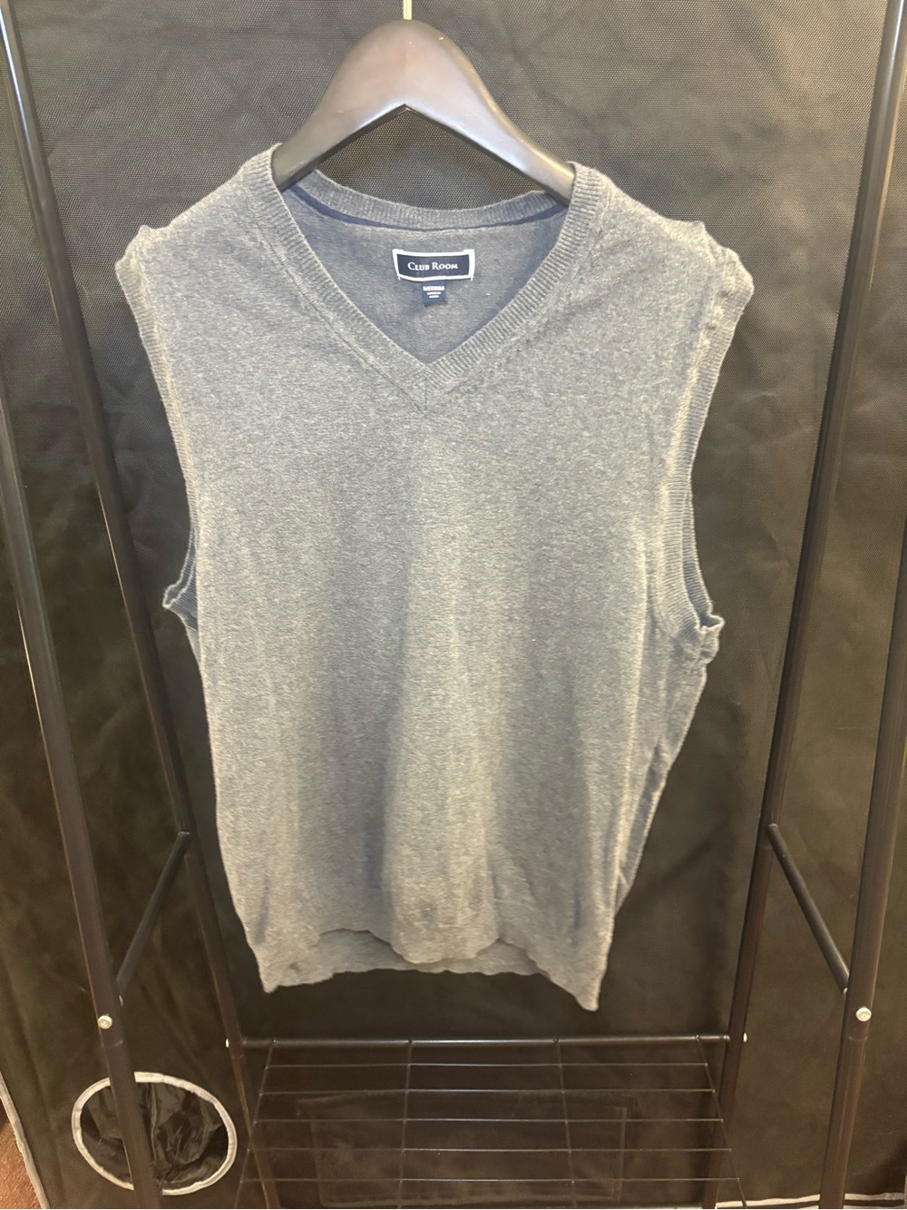Club Room Gray V-Neck Sweater Vest Size Medium